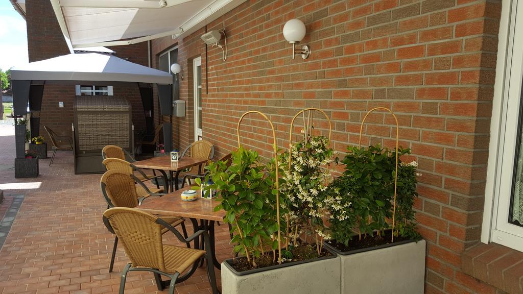 Hotel Drostenhof Garni Esens Exterior foto